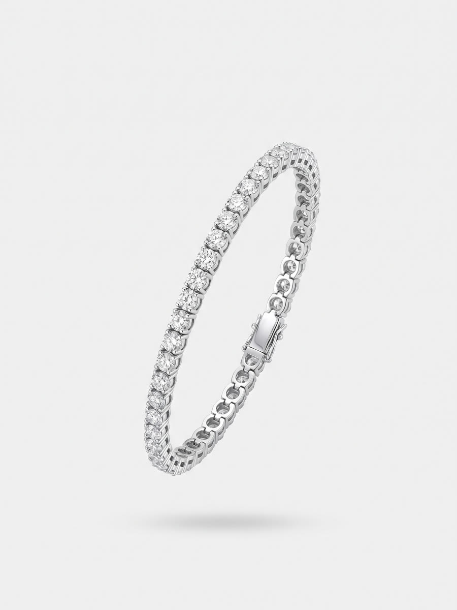 Silver tennis bracelet of white diamonds